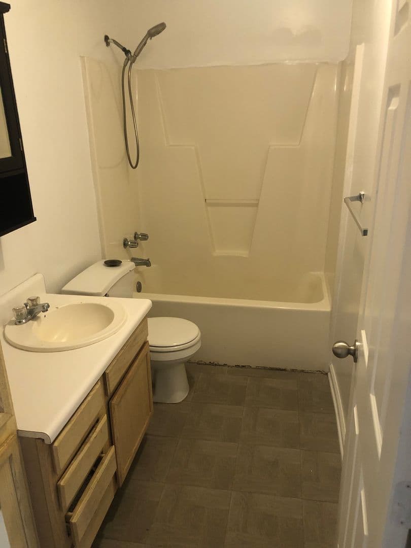 Sumter Apartment: 1070 Jessamine Trail