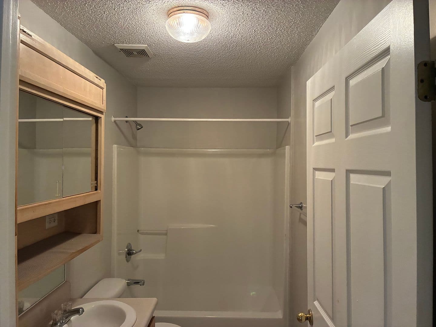 Sumter Apartment: 1070 Jessamine Trail