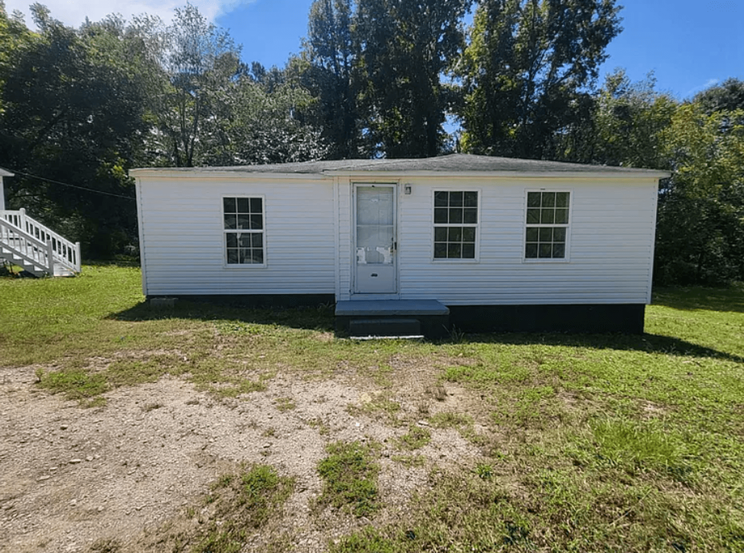 Lancaster House: 2342 Old Blackmon Ln