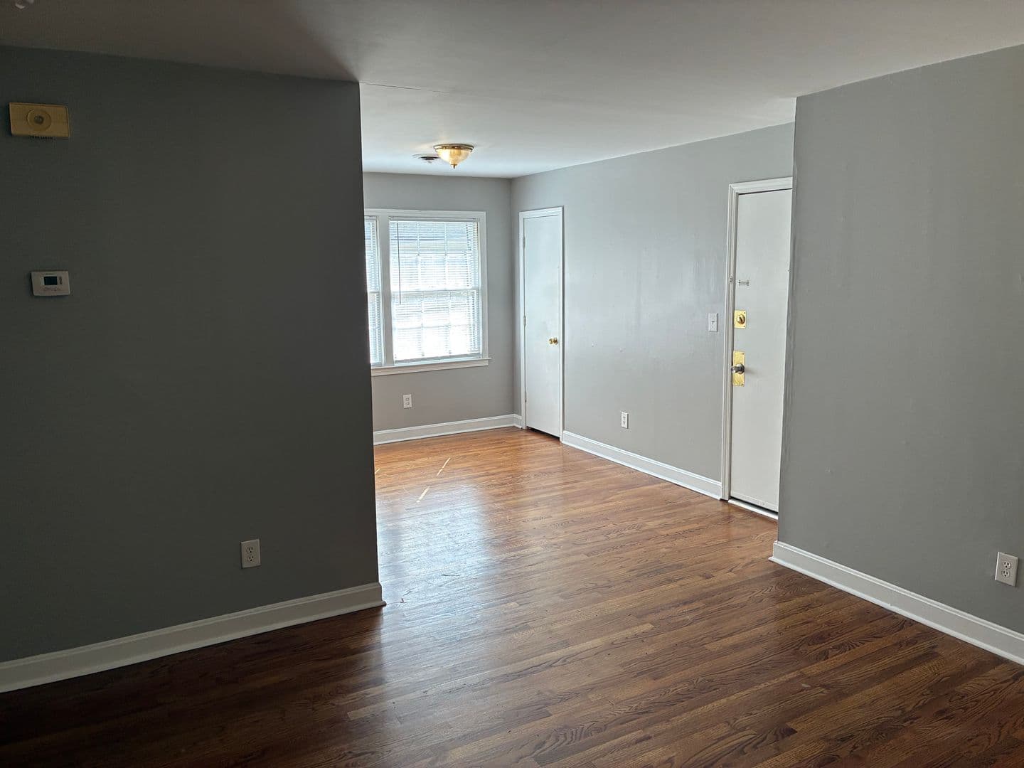 Sumter Apartment: 120 Engleside Street