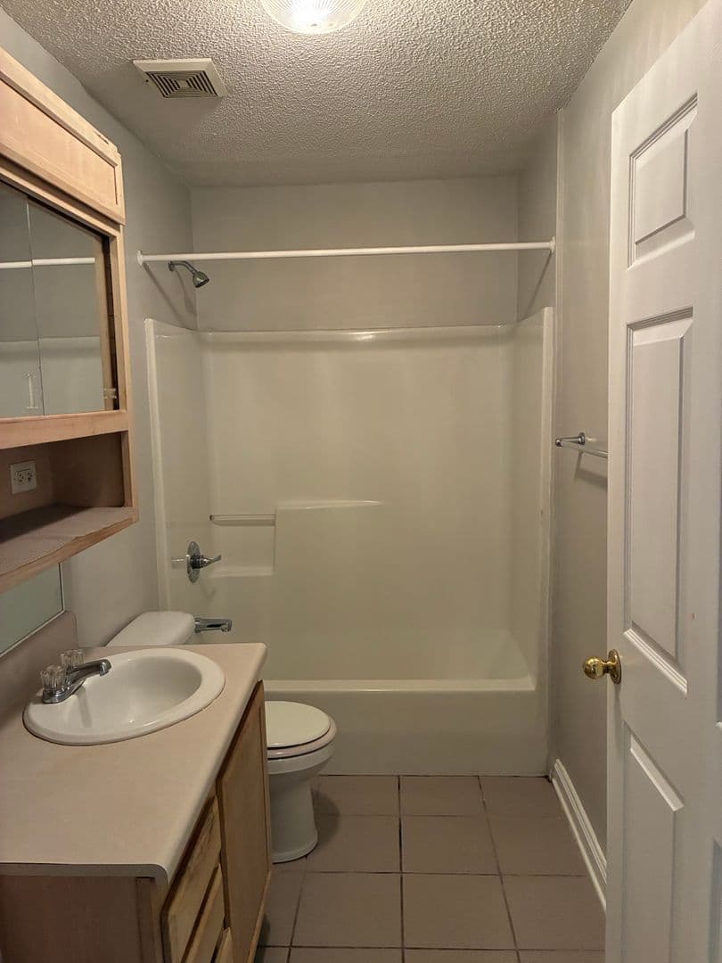 Sumter Apartment: 1070 Jessamine Trail