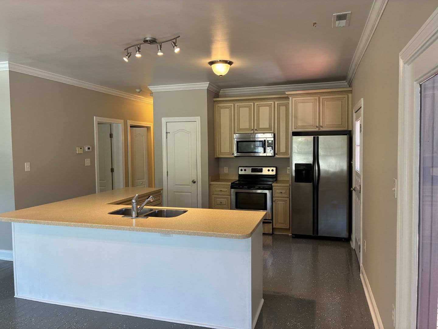 Georgetown House: 68 Craftsman Lane
