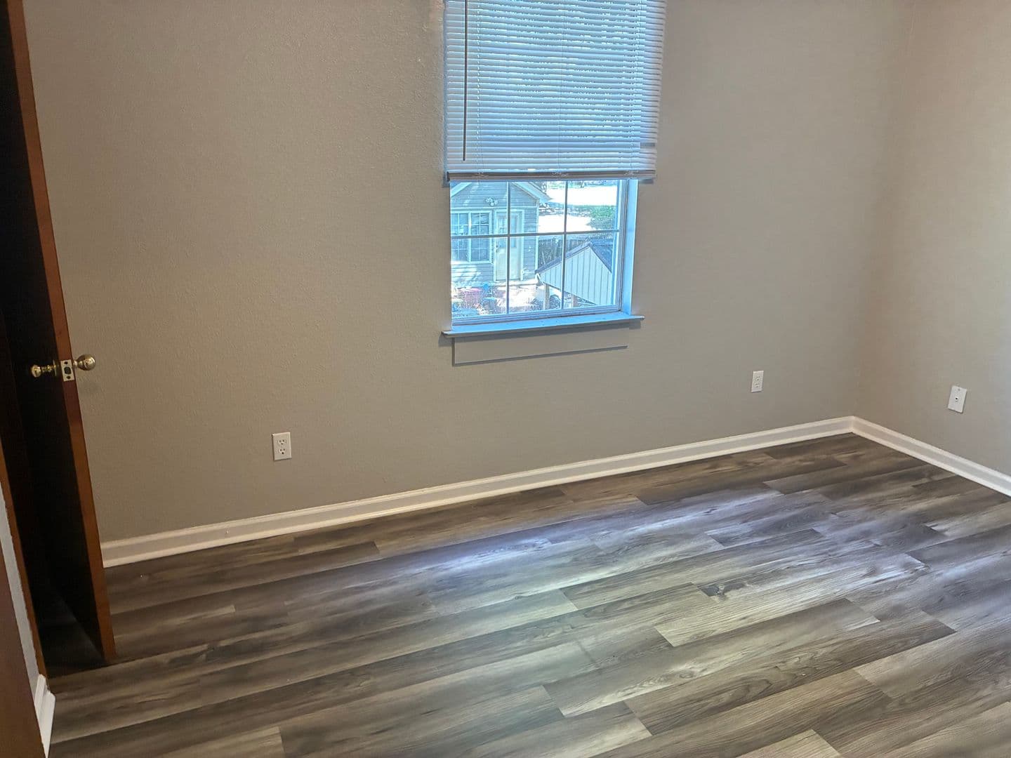 Sumter Apartment: 120 Engleside Street