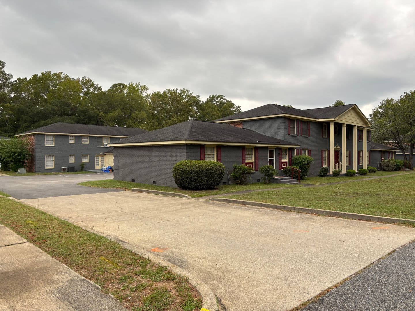 Sumter Apartment: 120 Engleside Street