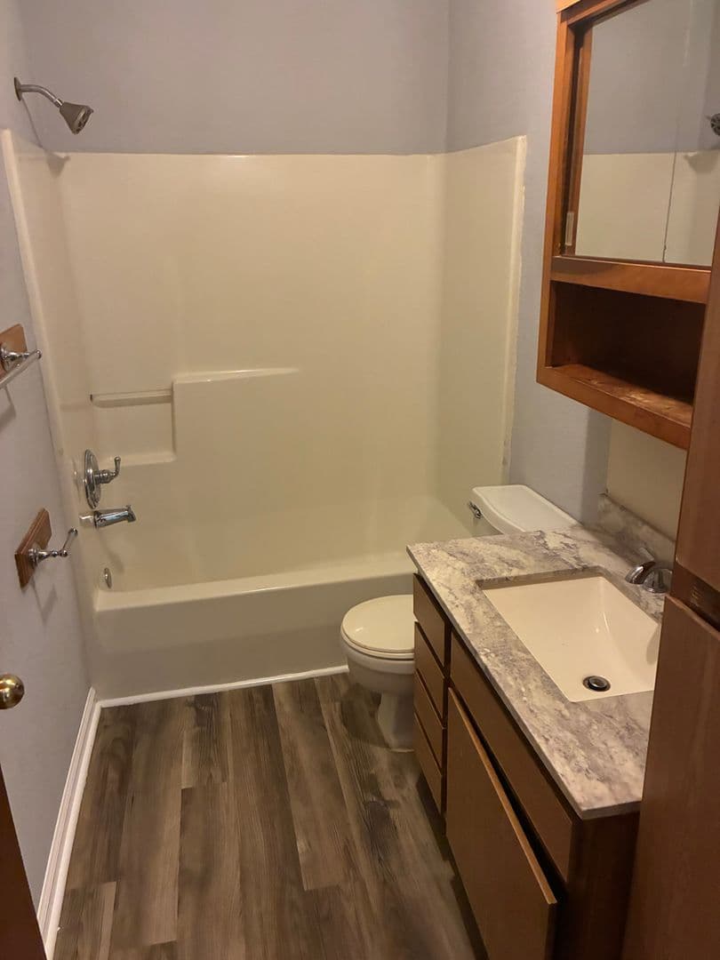 Sumter Apartment: 120 Engleside Street