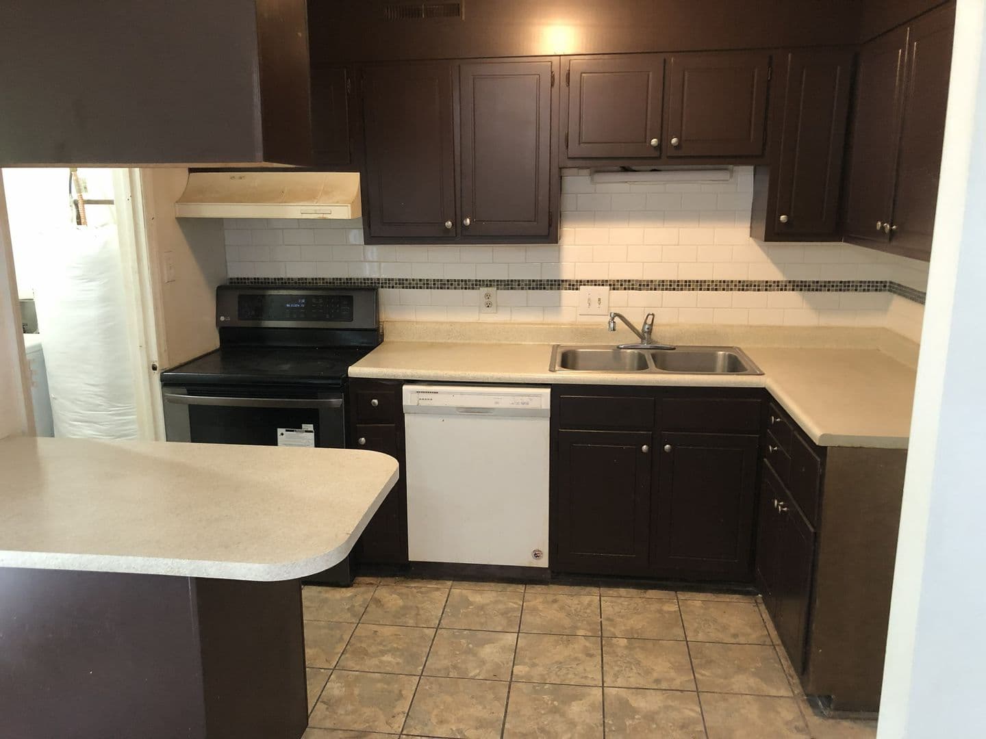 Chester Apartment: 153-155-157 West End St
