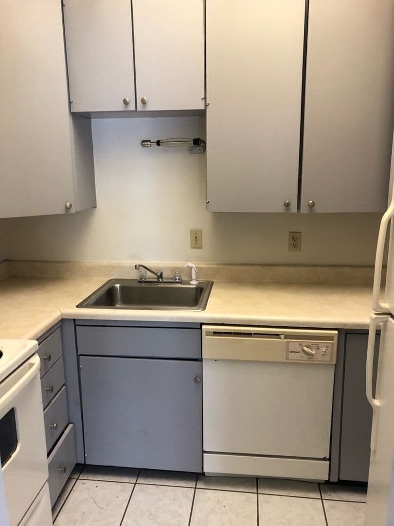 New Orleans Apartment: 3116 Prytania St.