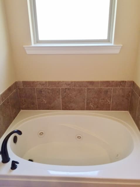Prairieville House: 16325 Timberstone Dr