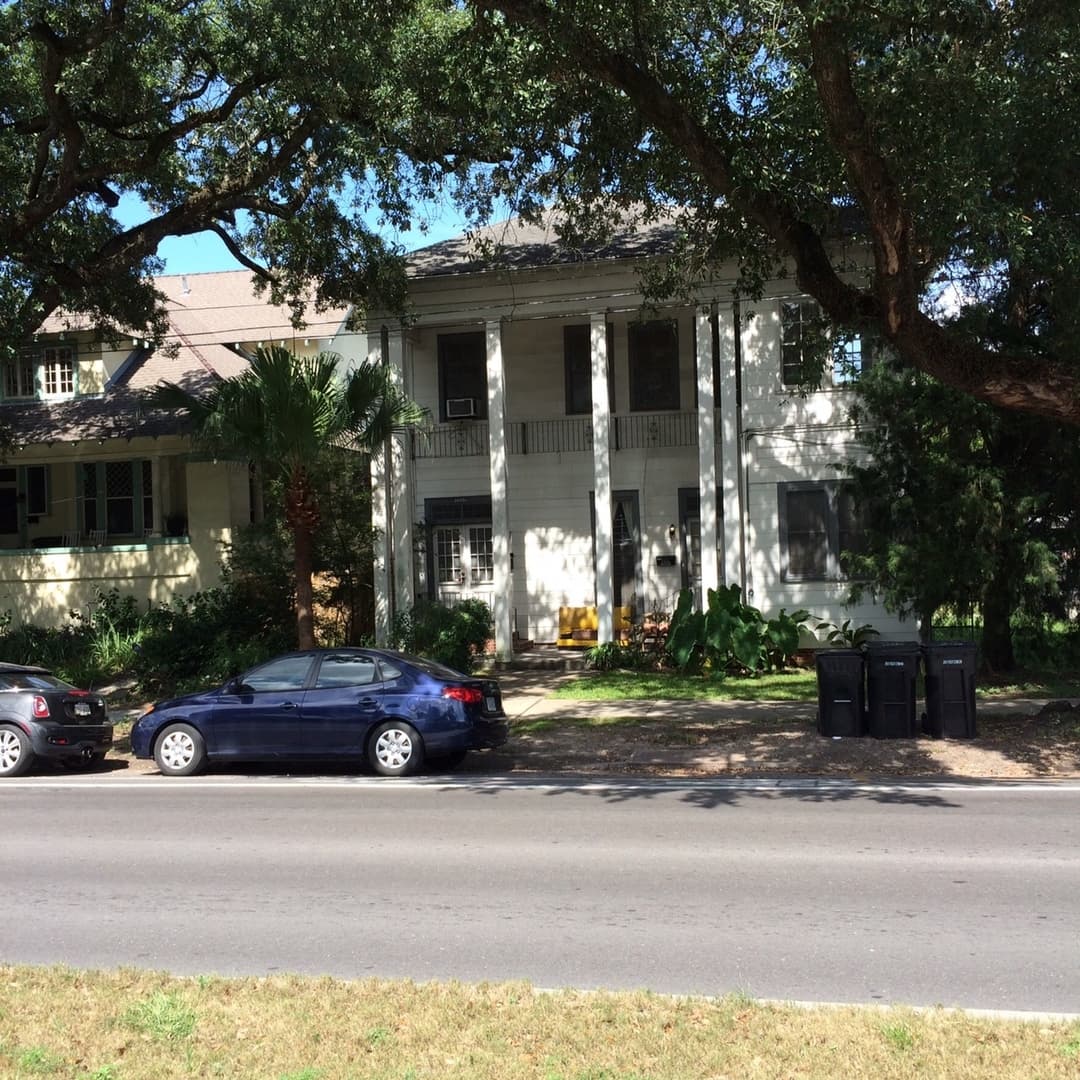New Orleans Apartment: 2405 & 2405.5 Napoleon