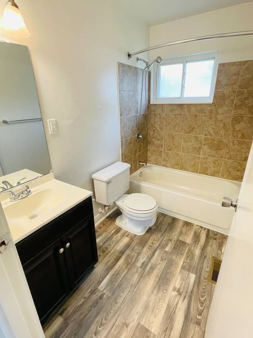 Louisville Townhome: 5546 Indian Oaks Circle