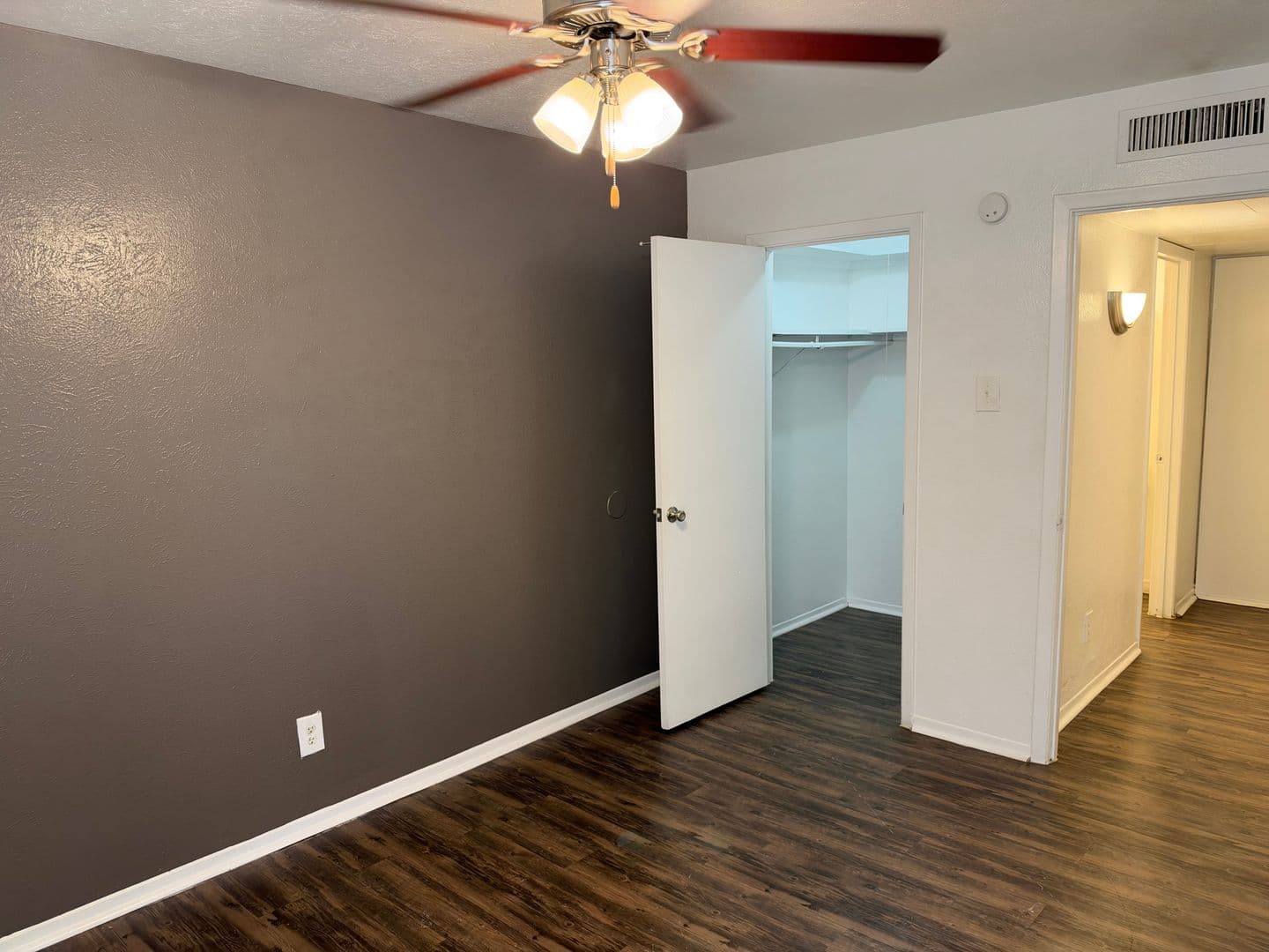Dallas Apartment: 6864 Larmanda St