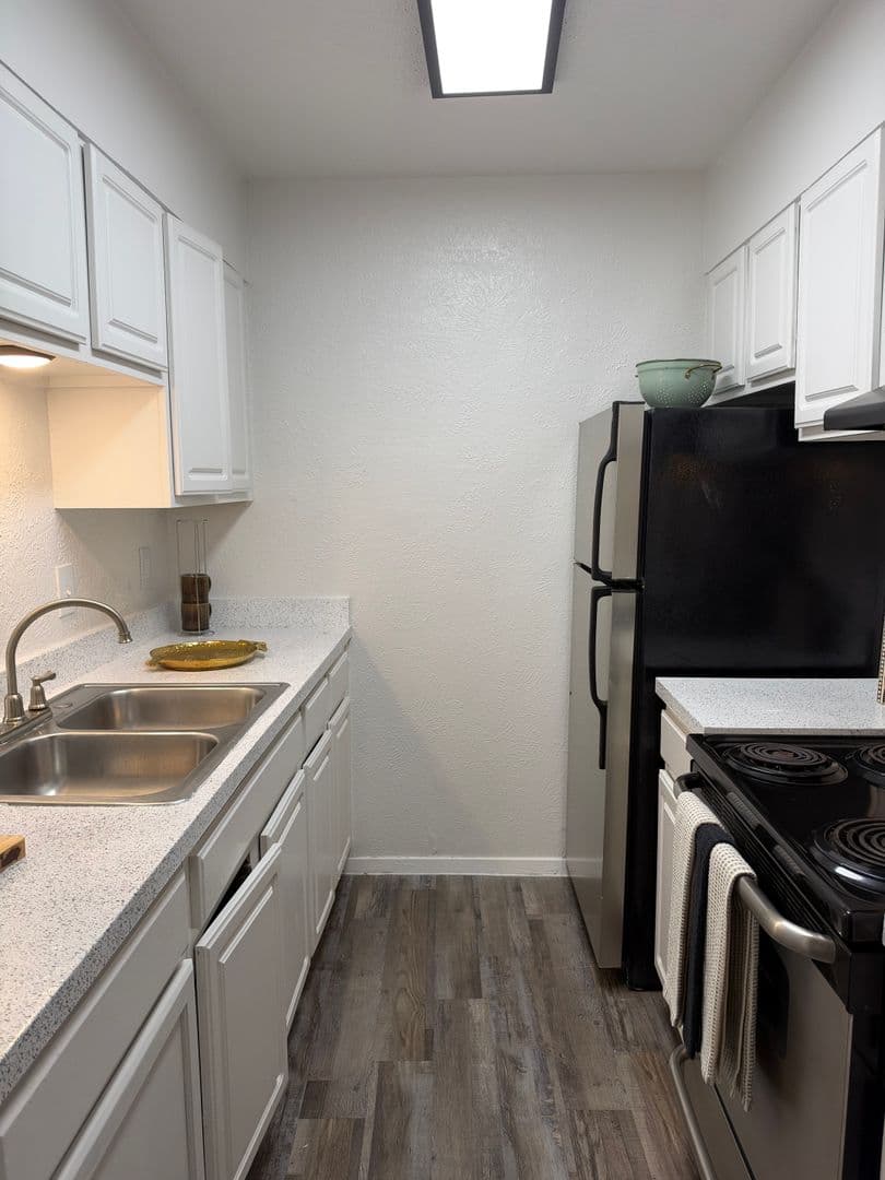 Dallas Apartment: 6864 Larmanda St