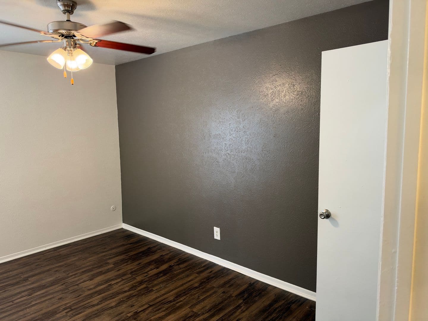 Dallas Apartment: 6864 Larmanda St