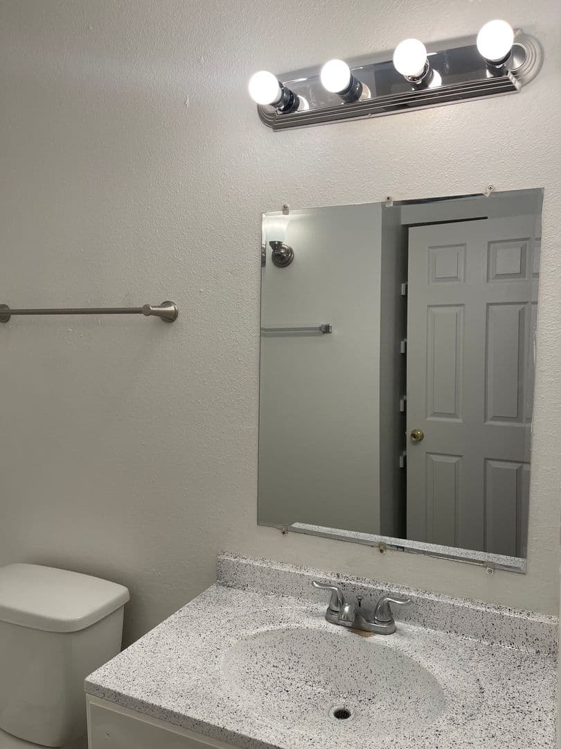 Dallas Apartment: 6864 Larmanda St