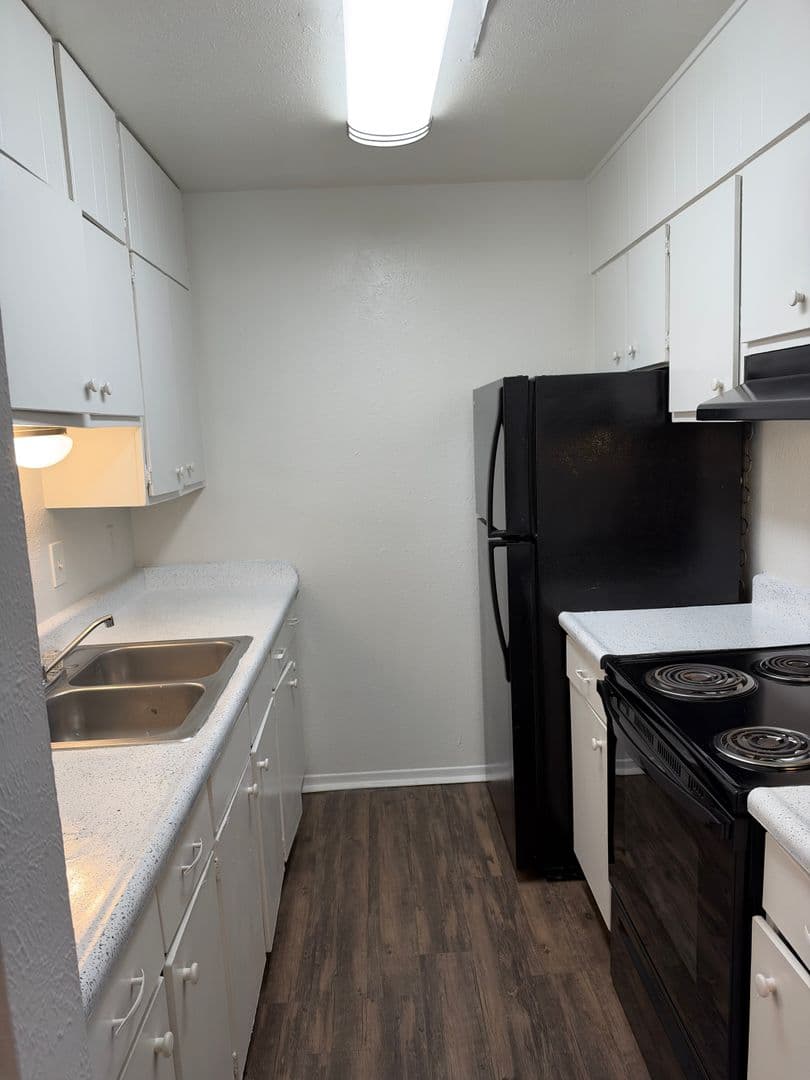 Dallas Apartment: 6864 Larmanda St