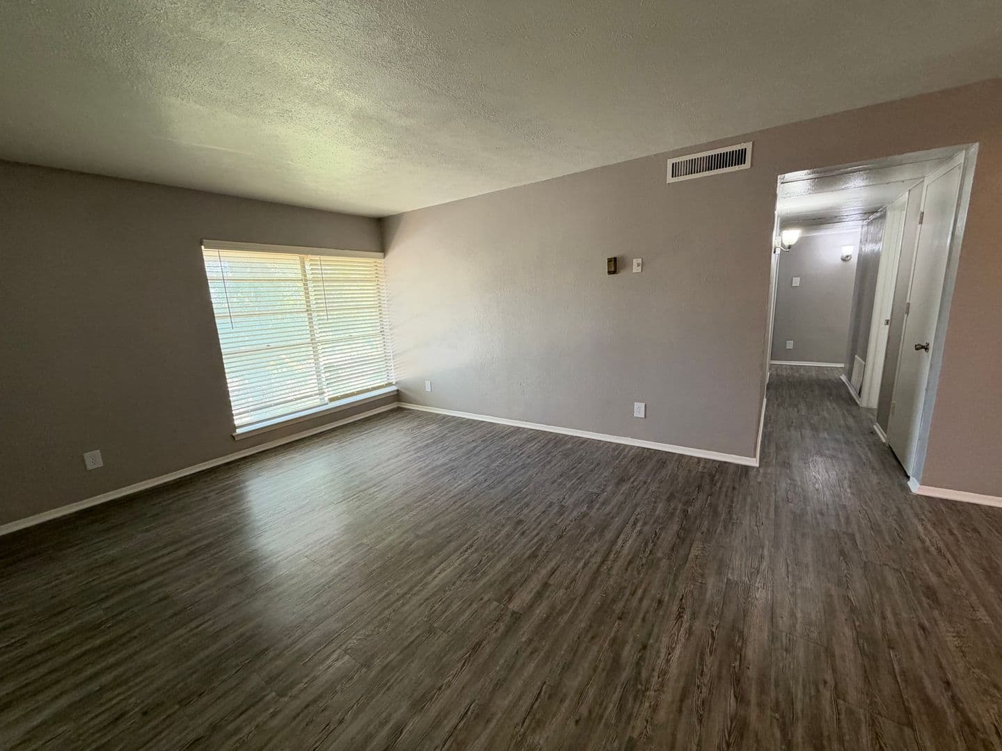 Dallas Apartment: 6864 Larmanda St
