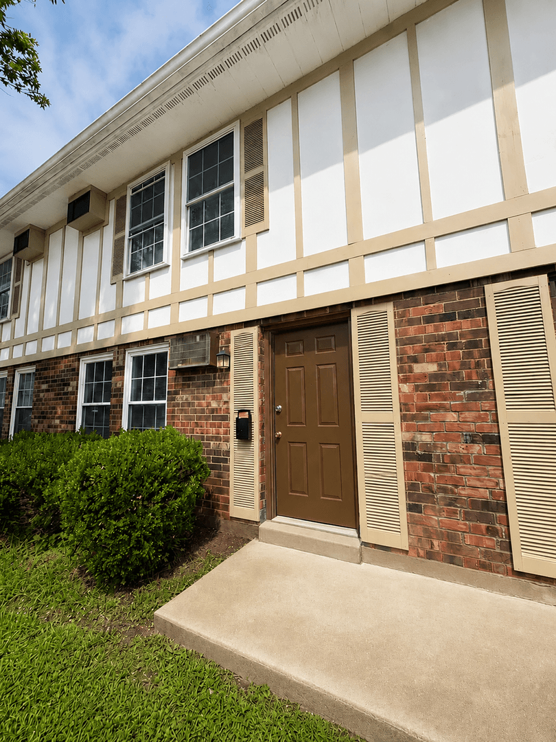 Louisville Townhome: 5546 Indian Oaks Circle