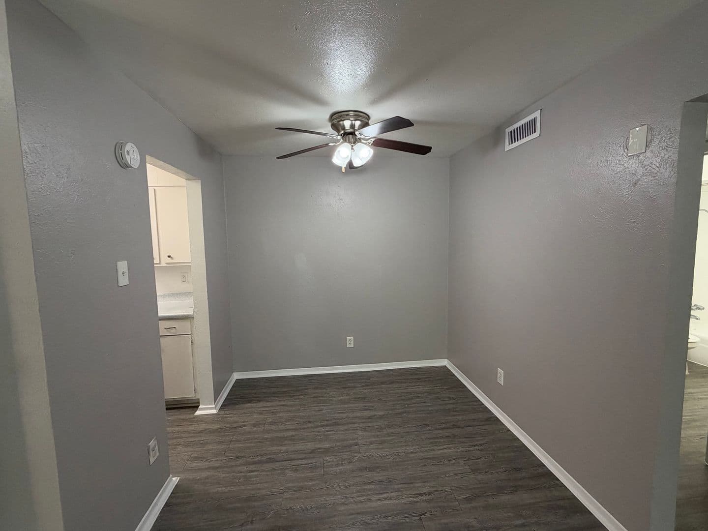 Dallas Apartment: 6864 Larmanda St