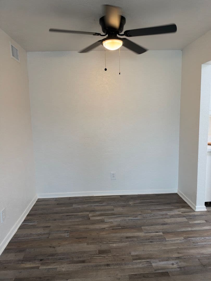 Dallas Apartment: 6864 Larmanda St