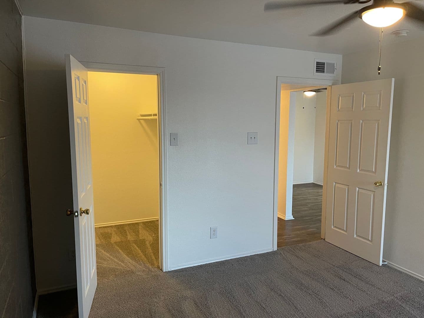 Dallas Apartment: 6864 Larmanda St