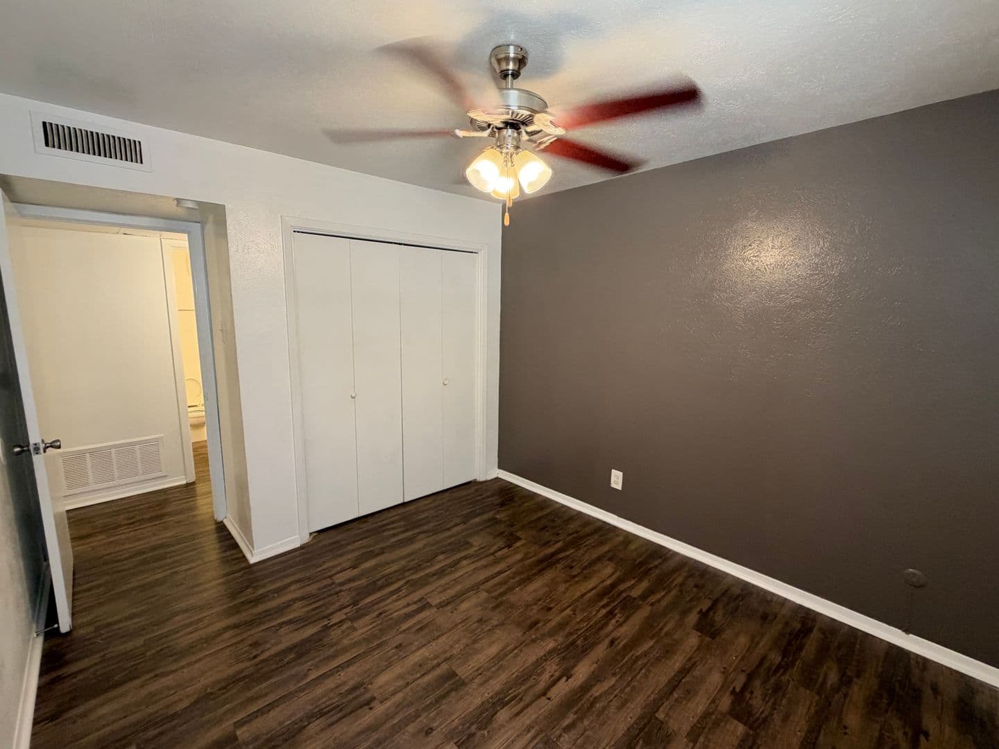 Dallas Apartment: 6864 Larmanda St
