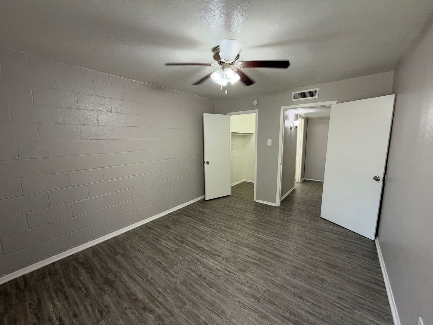 Dallas Apartment: 6864 Larmanda St