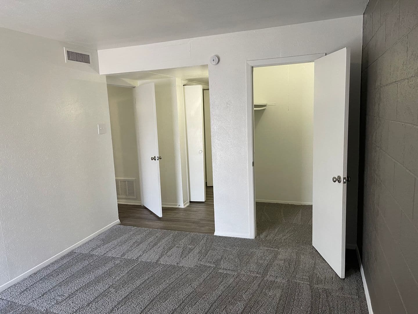 Dallas Apartment: 6864 Larmanda St