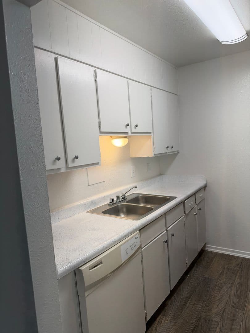 Dallas Apartment: 6864 Larmanda St