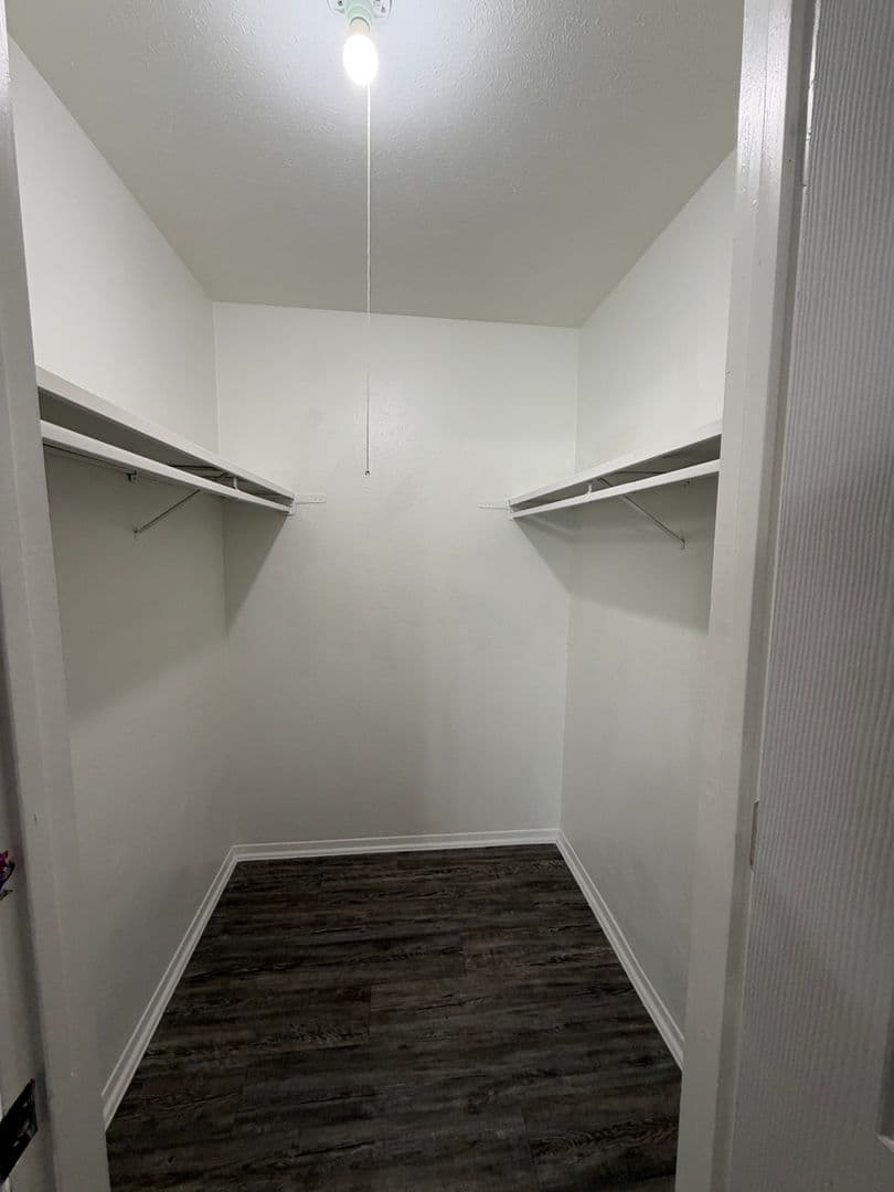 Dallas Apartment: 6864 Larmanda St