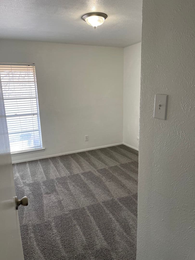Dallas Apartment: 6864 Larmanda St