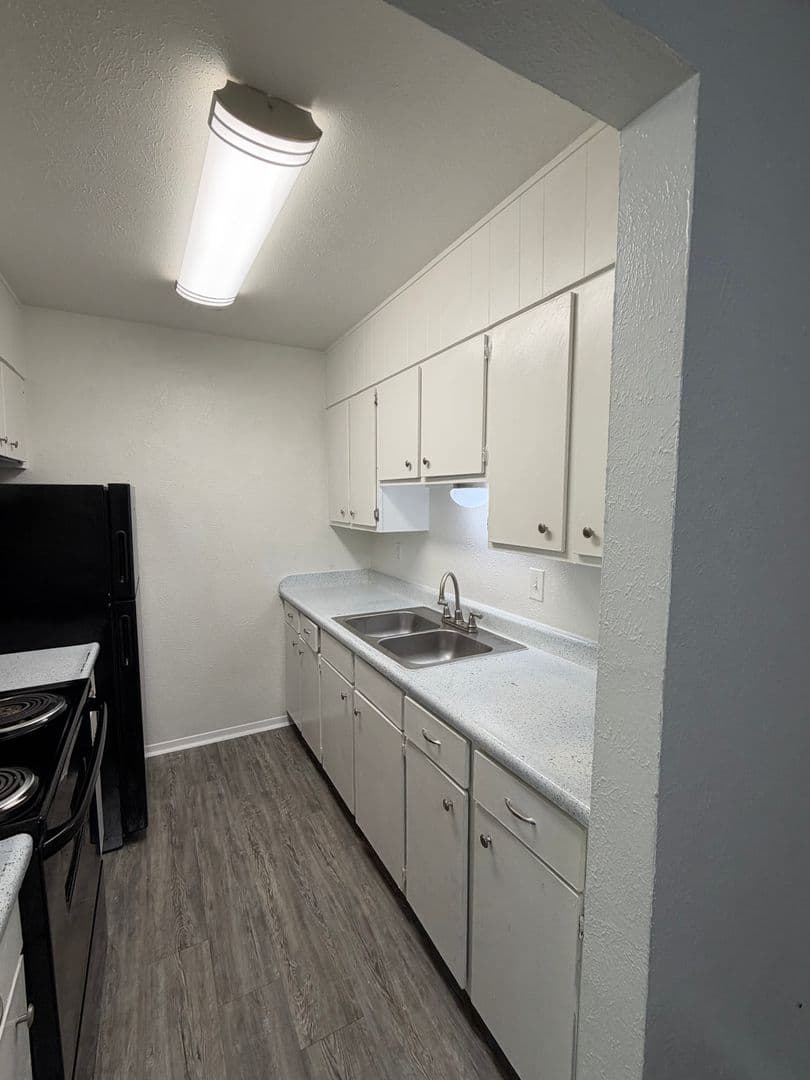Dallas Apartment: 6864 Larmanda St