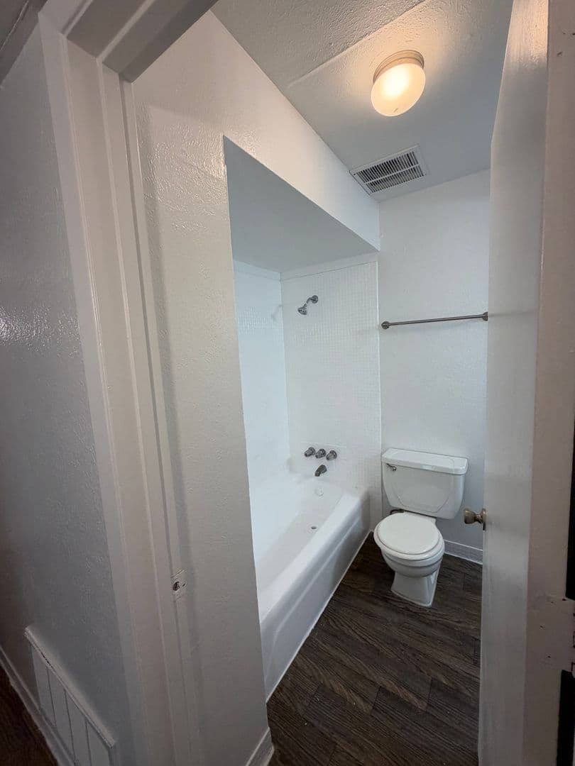 Dallas Apartment: 6864 Larmanda St