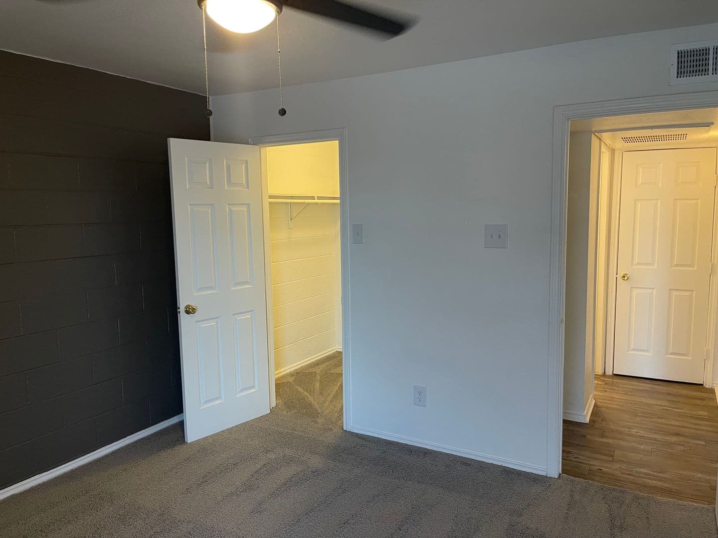 Dallas Apartment: 6864 Larmanda St
