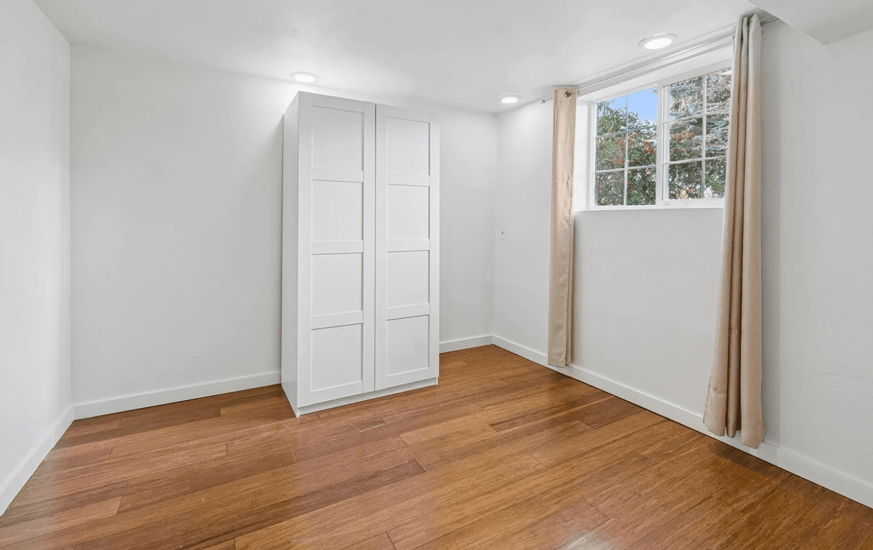 Des Moines House: 1837 S 263rd Pl