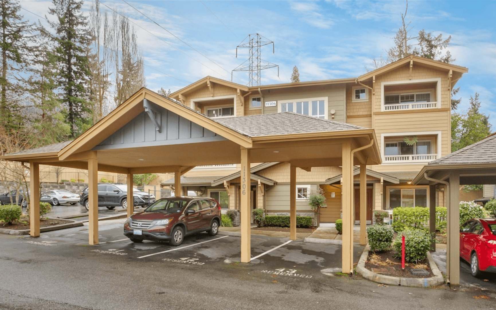 Kirkland House: 11306 124th Ave NE 302