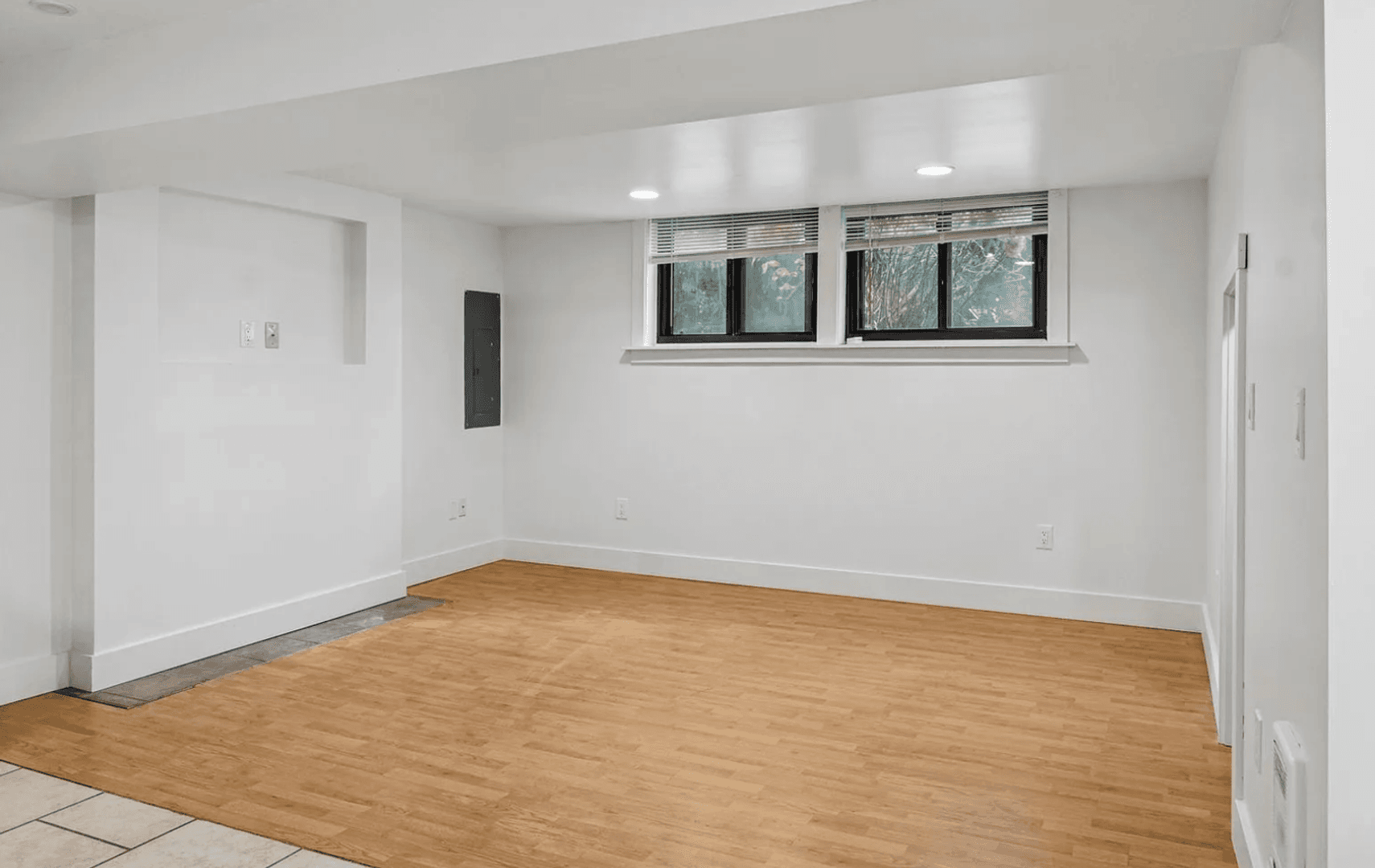 Des Moines House: 1837 S 263rd Pl