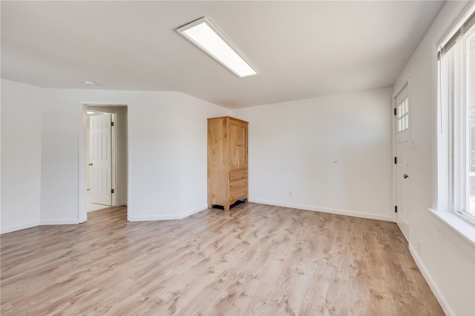 Seattle Apartment: 5626 Brooklyn Ave NE