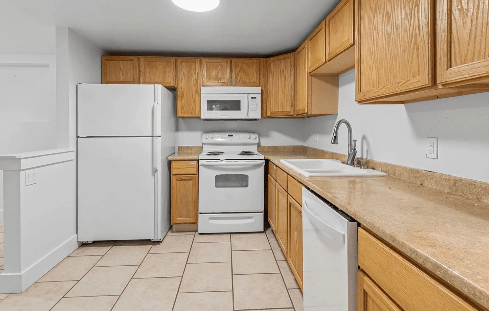 Des Moines House: 1837 S 263rd Pl