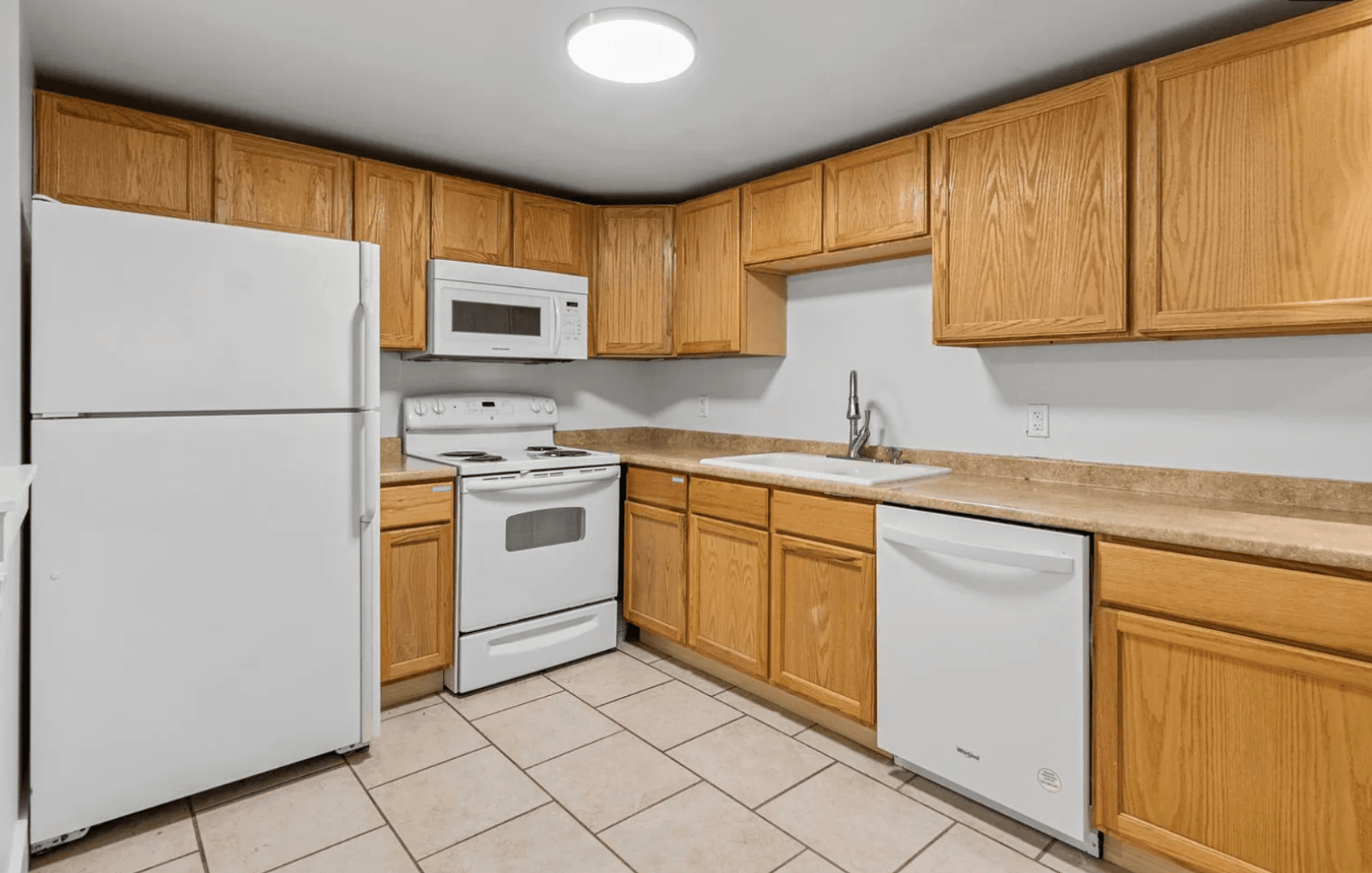 Des Moines House: 1837 S 263rd Pl