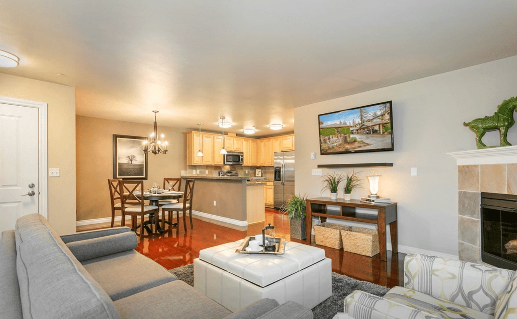 Kirkland House: 11306 124th Ave NE 302