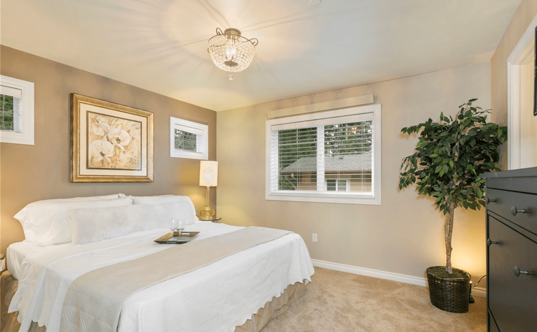 Kirkland House: 11306 124th Ave NE 302