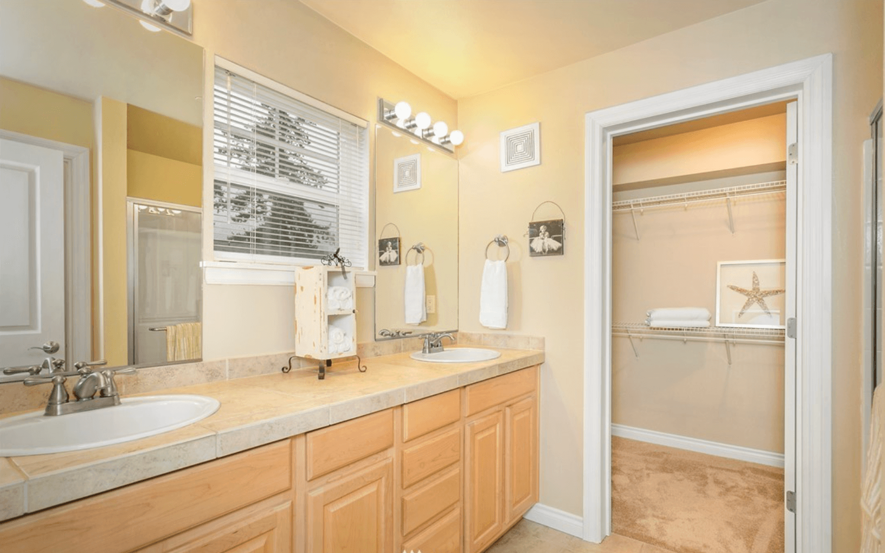 Kirkland House: 11306 124th Ave NE 302