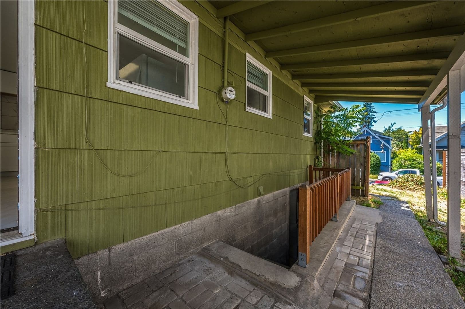 Seattle Apartment: 5626 Brooklyn Ave NE