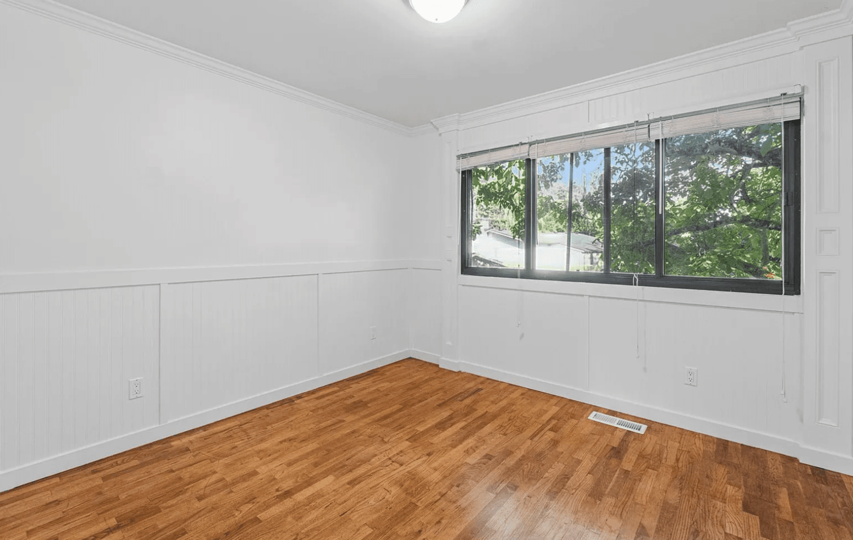 Des Moines House: 1837 S 263rd Pl
