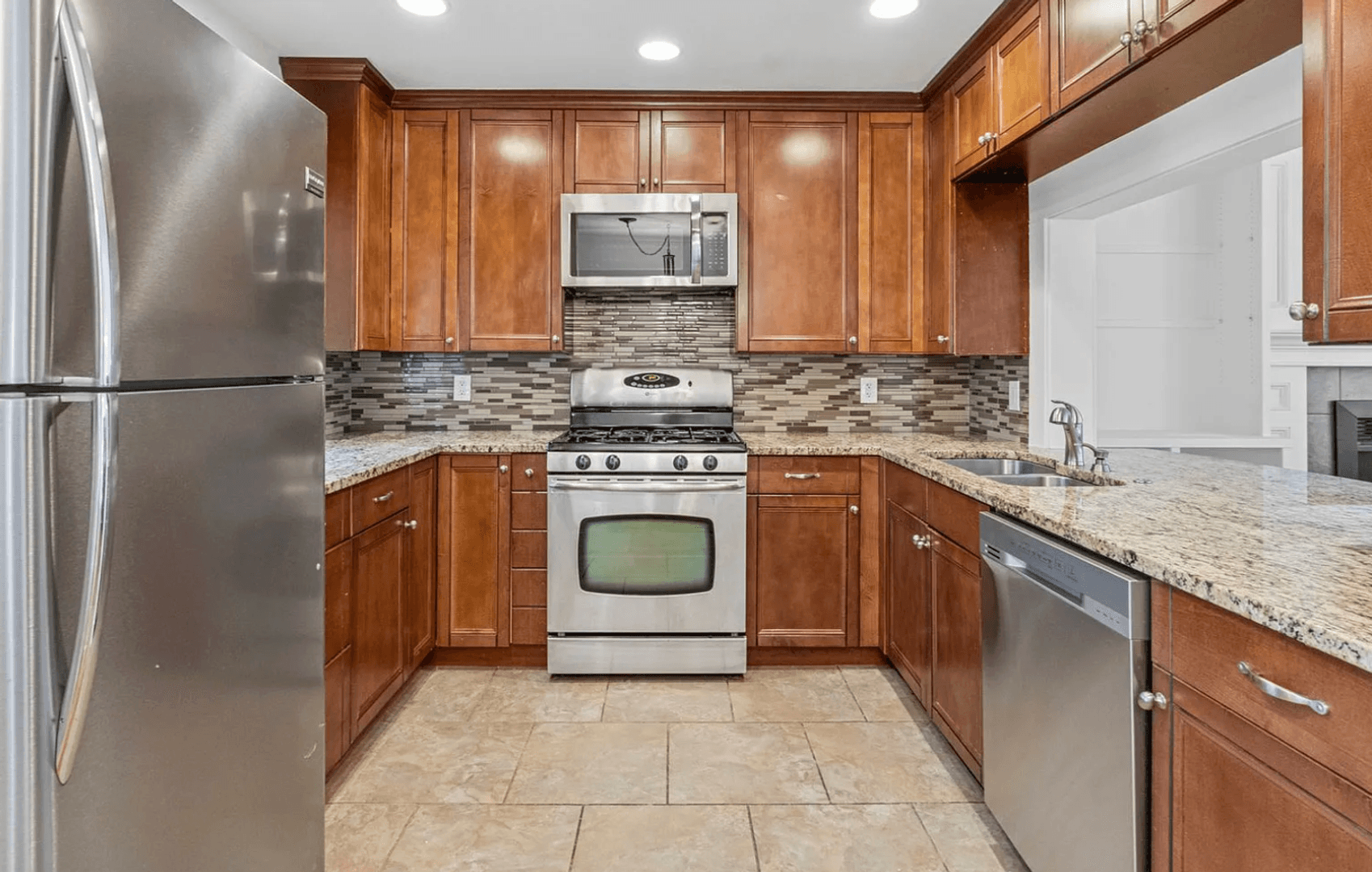 Des Moines House: 1837 S 263rd Pl