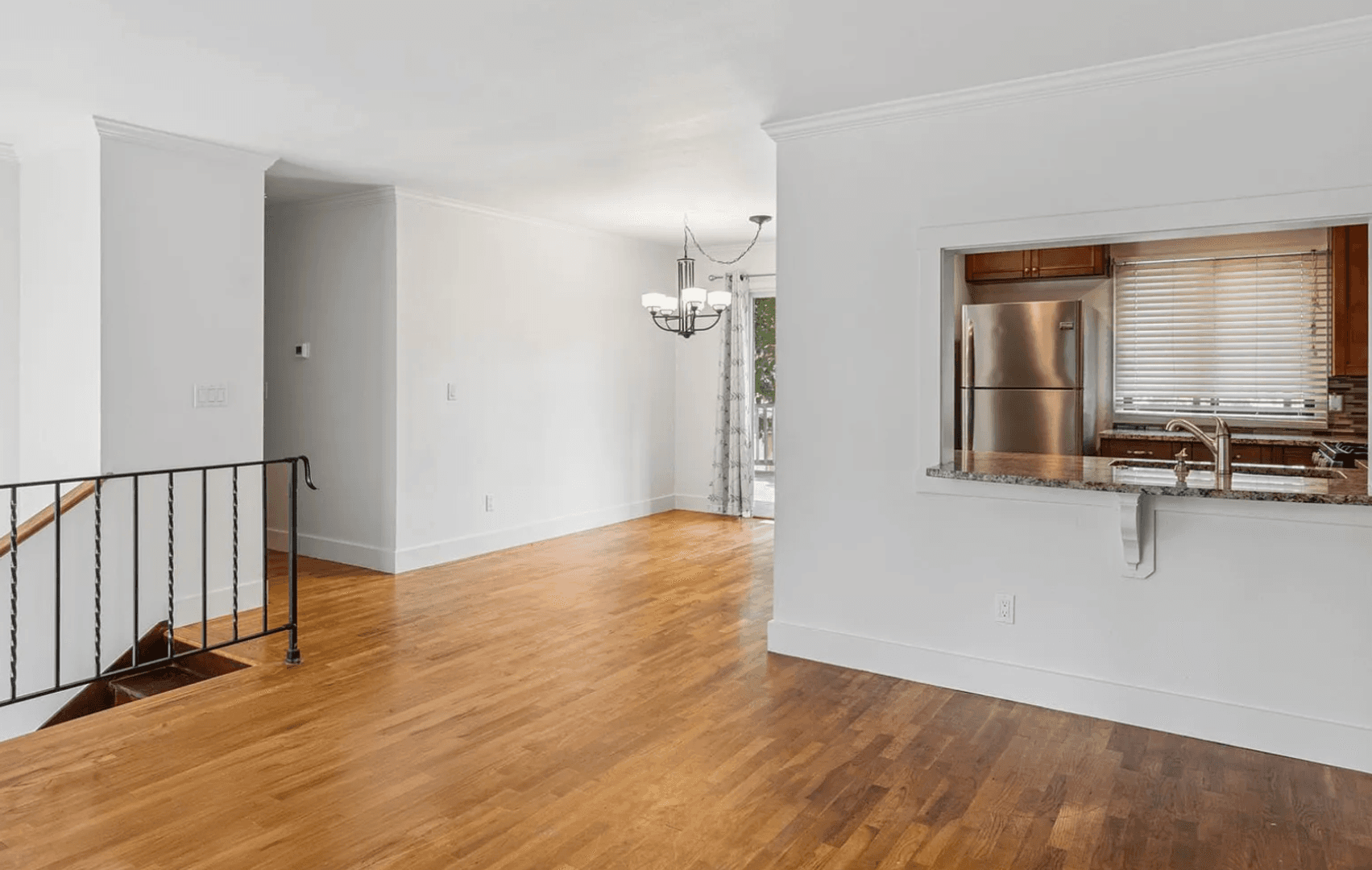 Des Moines House: 1837 S 263rd Pl