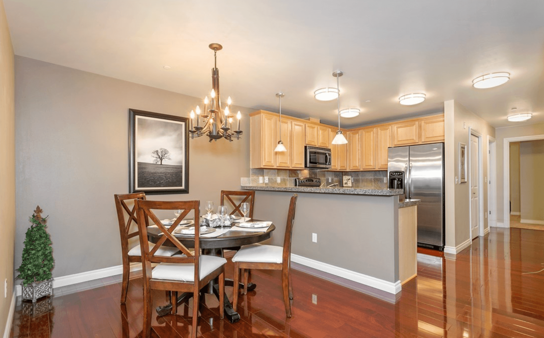 Kirkland House: 11306 124th Ave NE 302