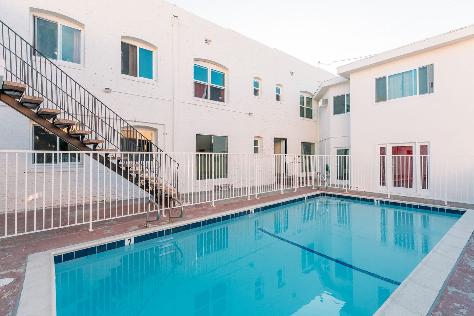 Los Angeles Apartment: 1006 N El Centro Avenue