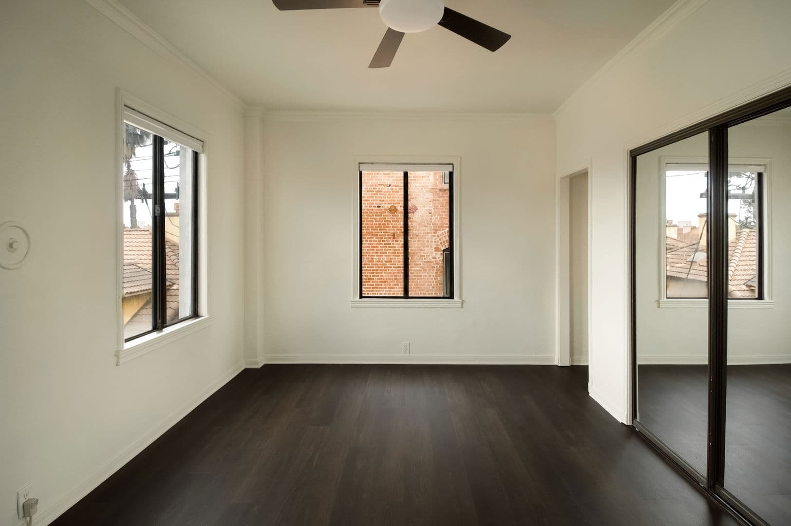 Los Angeles Apartment: 801 S Gramercy Drive