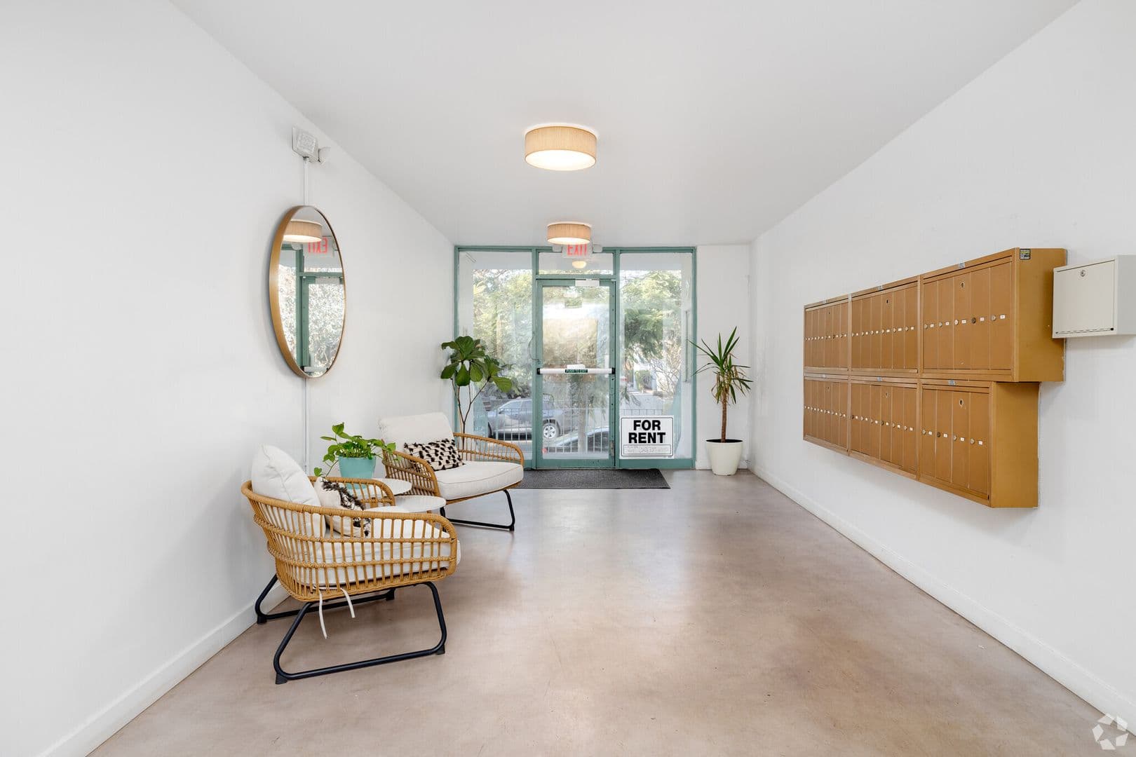 Los Angeles Apartment: 114 S. Gramercy Place